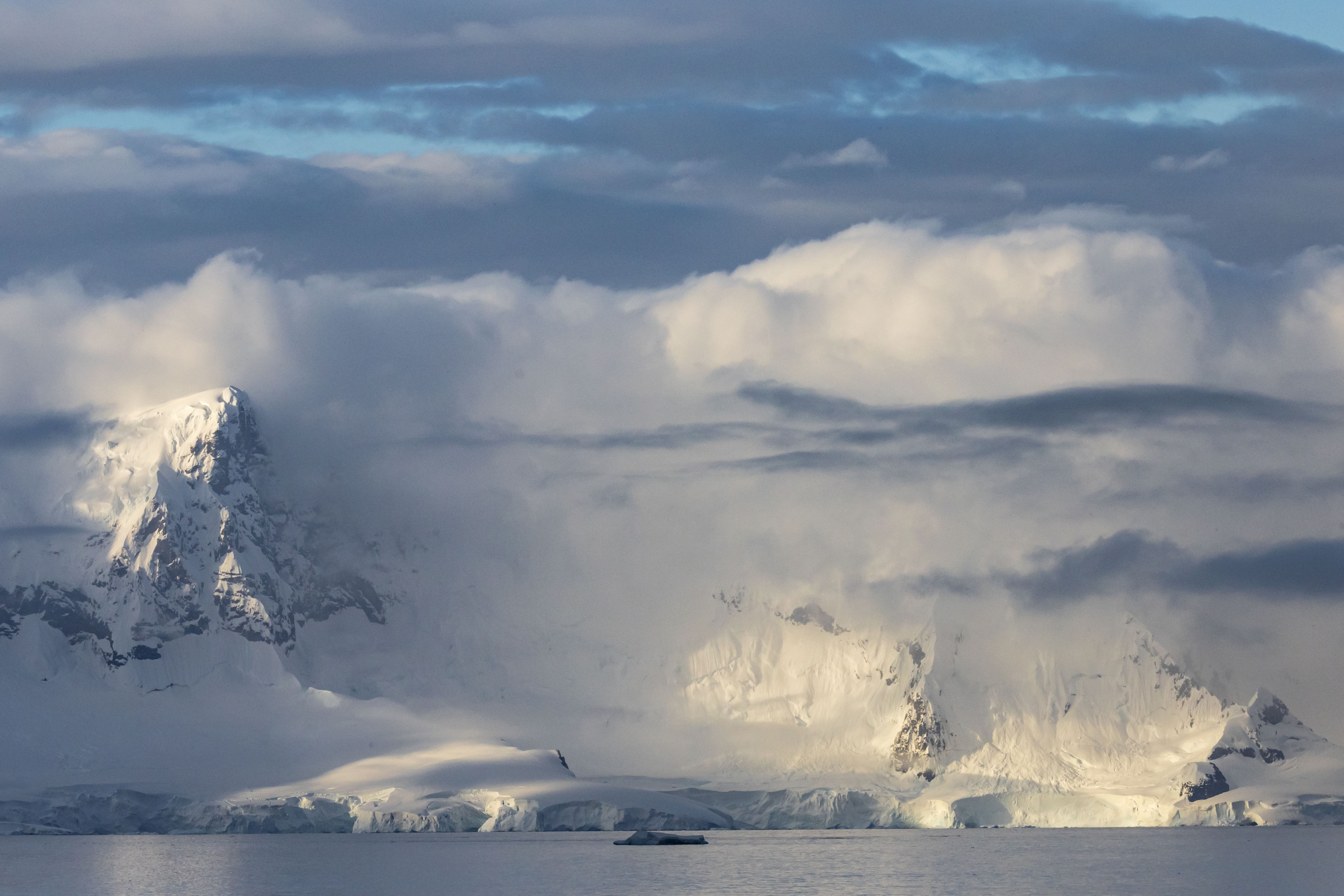 Antarctica-SH-Vega-90.jpg