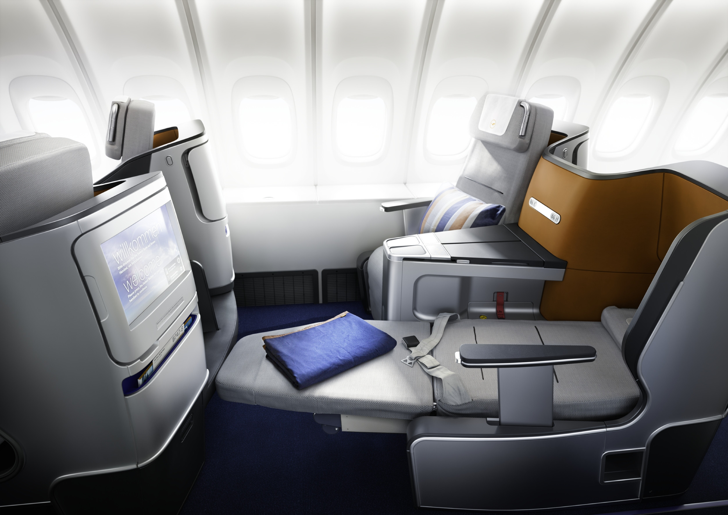 WB_MilesMore_LH_BusinessClass_1019_12_0002.jpg